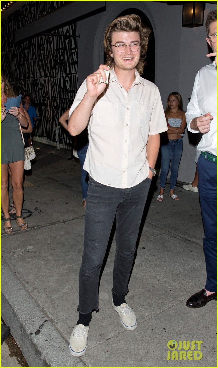 Joe Keery & Maika Monroe Couple Up for Night Out Together!
