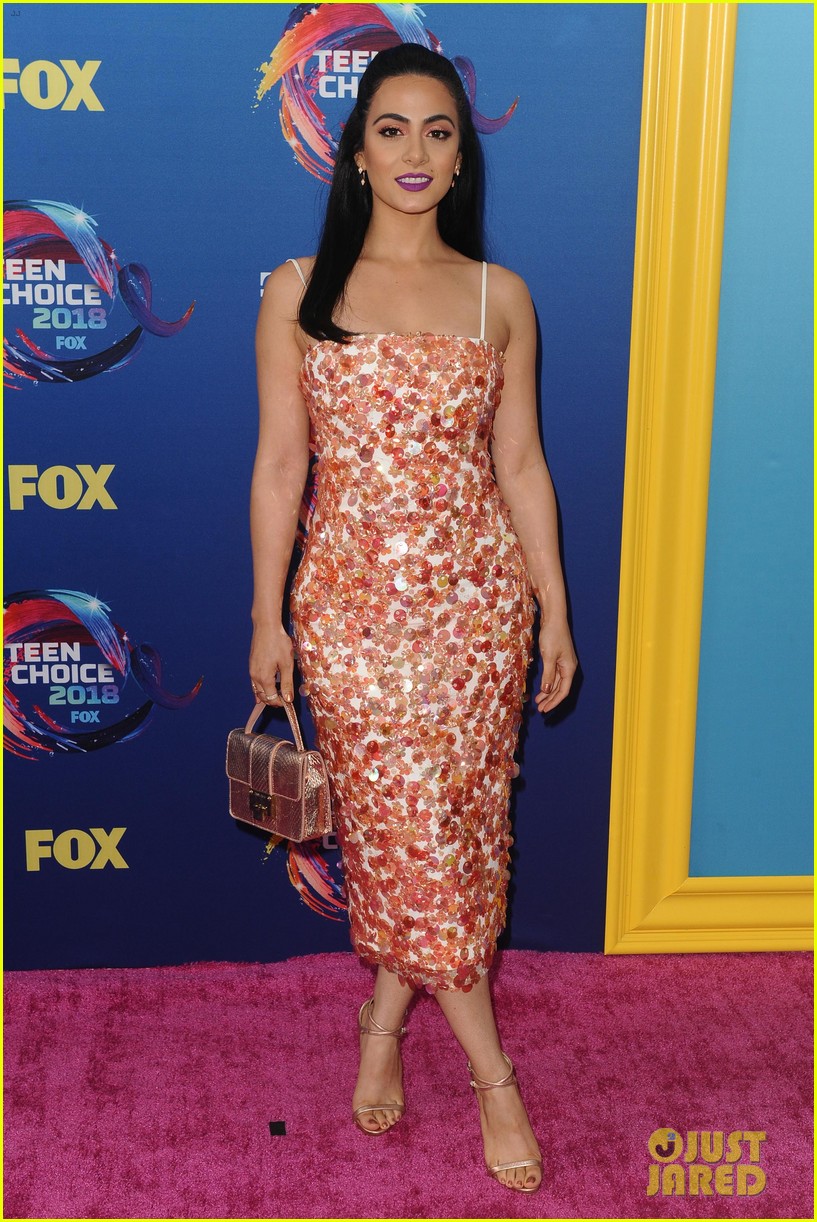 Katherine McNamara, Dominic Sherwood, & 'Shadowhunters' Cast Attend Teen Choice Awards 2018!