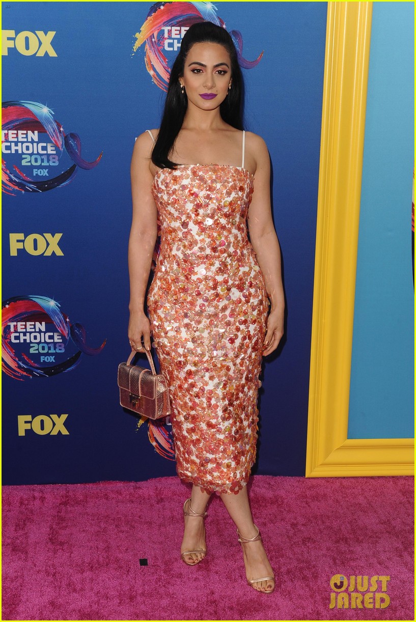 Katherine McNamara, Dominic Sherwood, & 'Shadowhunters' Cast Attend Teen Choice Awards 2018!