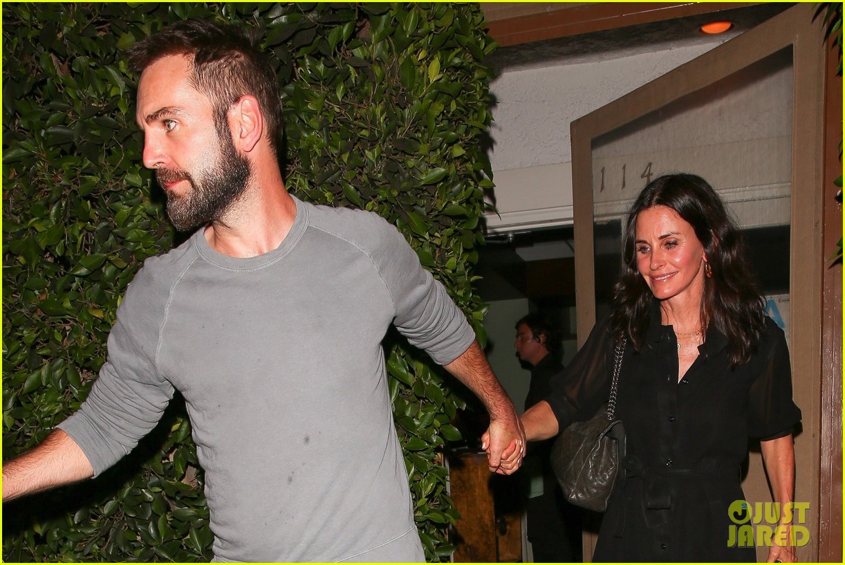 Ed Sheeran & Fiancee Cherry Seaborn Go On Double Date with 'Friends' Actress!