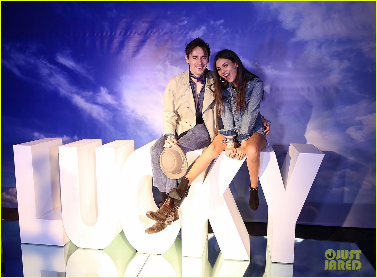Victoria Justice & Reeve Carney Couple Up at Lollapalooza!