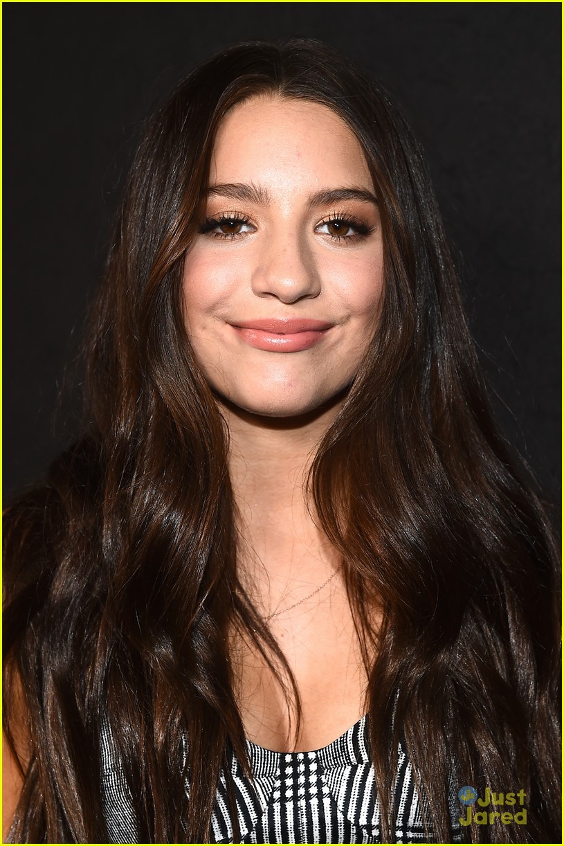 Maddie & Mackenzie Ziegler Bring Sister Power To Variety's Power of Young Hollywood Party