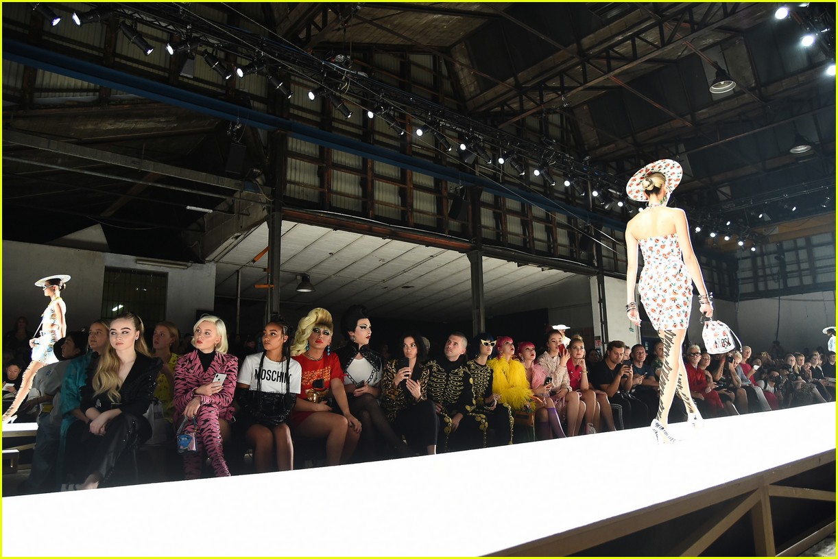 Kendall Jenner, Gigi Hadid, & Bella Hadid Are Sketches Come to Life in Moschino Fashion Show!
