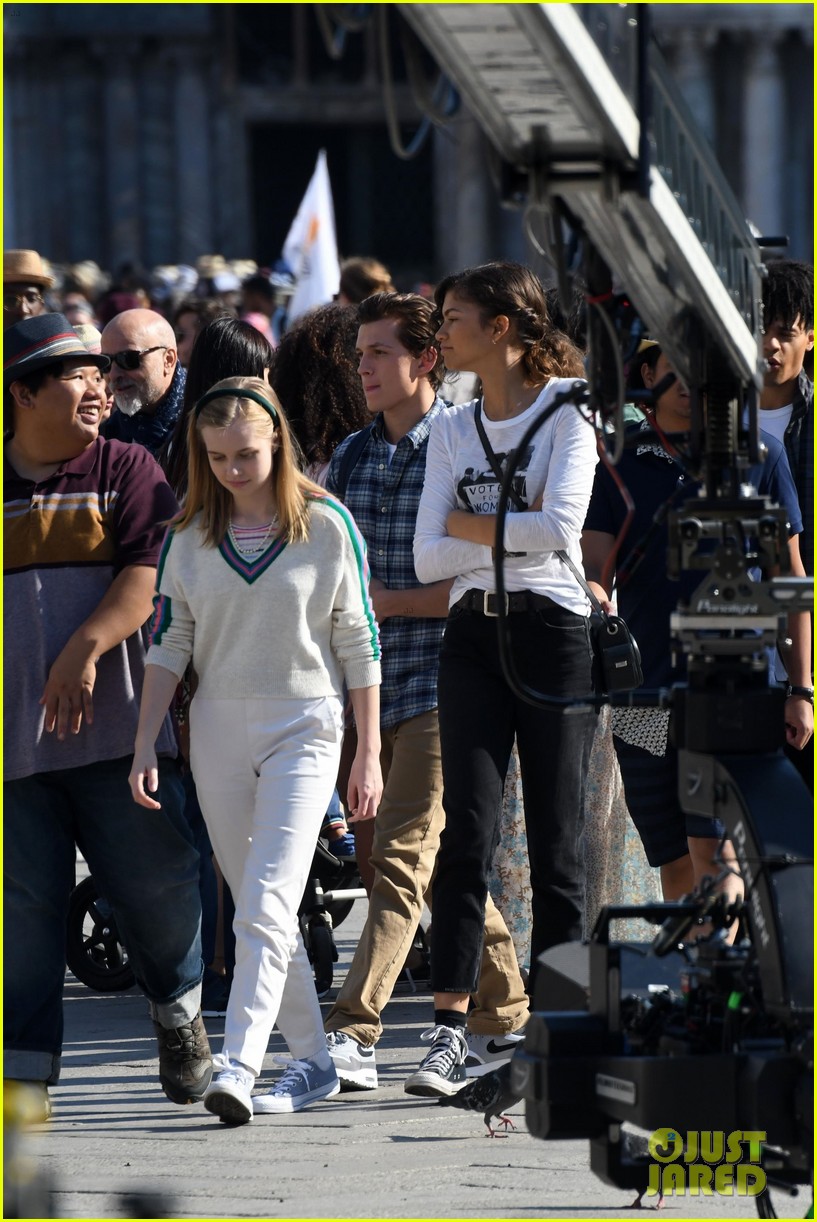 Zendaya Is Covered with Pigeons While Filming 'Spider-Man: Far From Home'