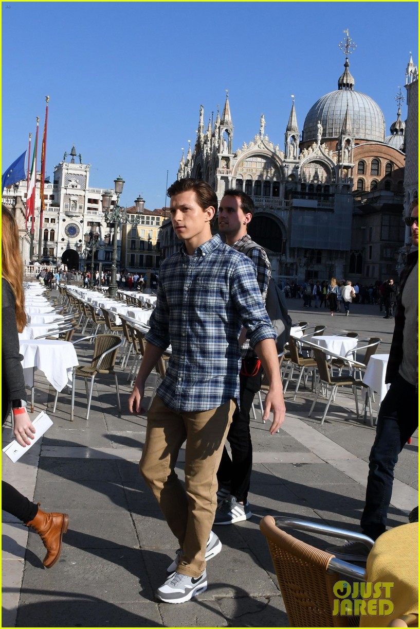 Zendaya Is Covered with Pigeons While Filming 'Spider-Man: Far From Home'