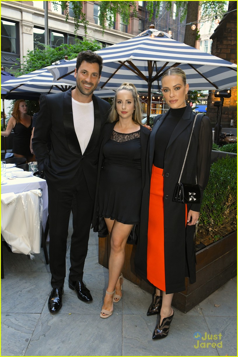 Peta Murgatroyd & Maksim Chmerkovskiy Make Stylish Couple at NYFW Dinner