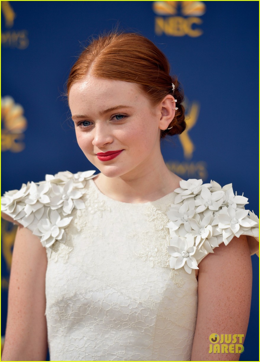Sadie Sink Is A Vision in White At Emmy Awards 2018
