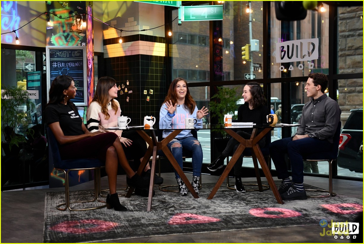 Baby Ariel Shares The Cutest Sneak Peek Inside Her New Book 'Dreaming Out Loud'