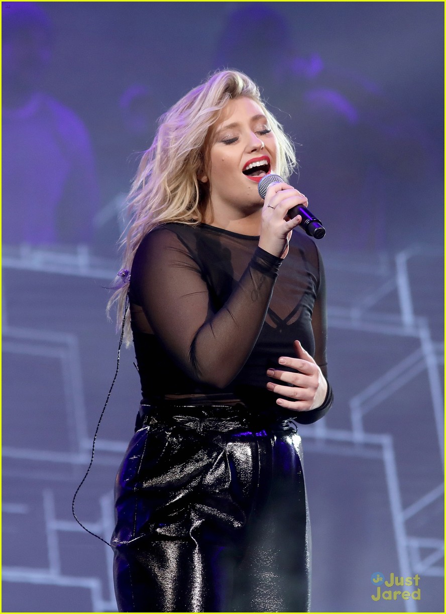 Singer Ella Henderson Inks New Record Deal