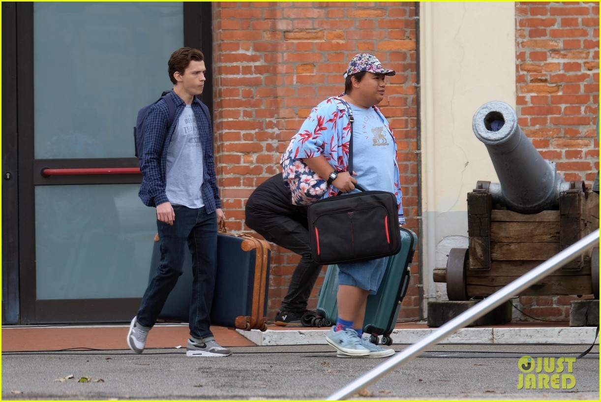 Tom Holland & Zendaya Carry Their Own Bags for 'Spider-Man' Scene