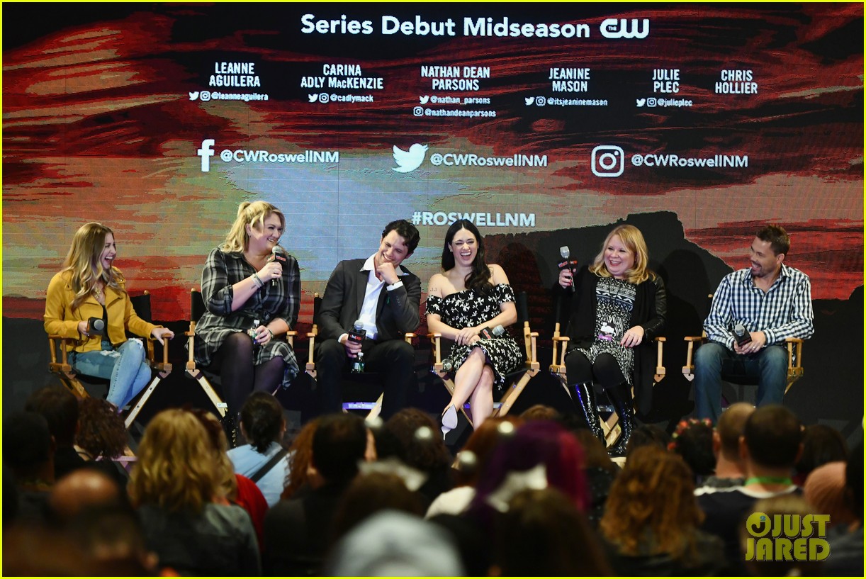 Jeanine Mason & Nathan Parsons Bring 'Roswell, New Mexico' To New York Comic-Con