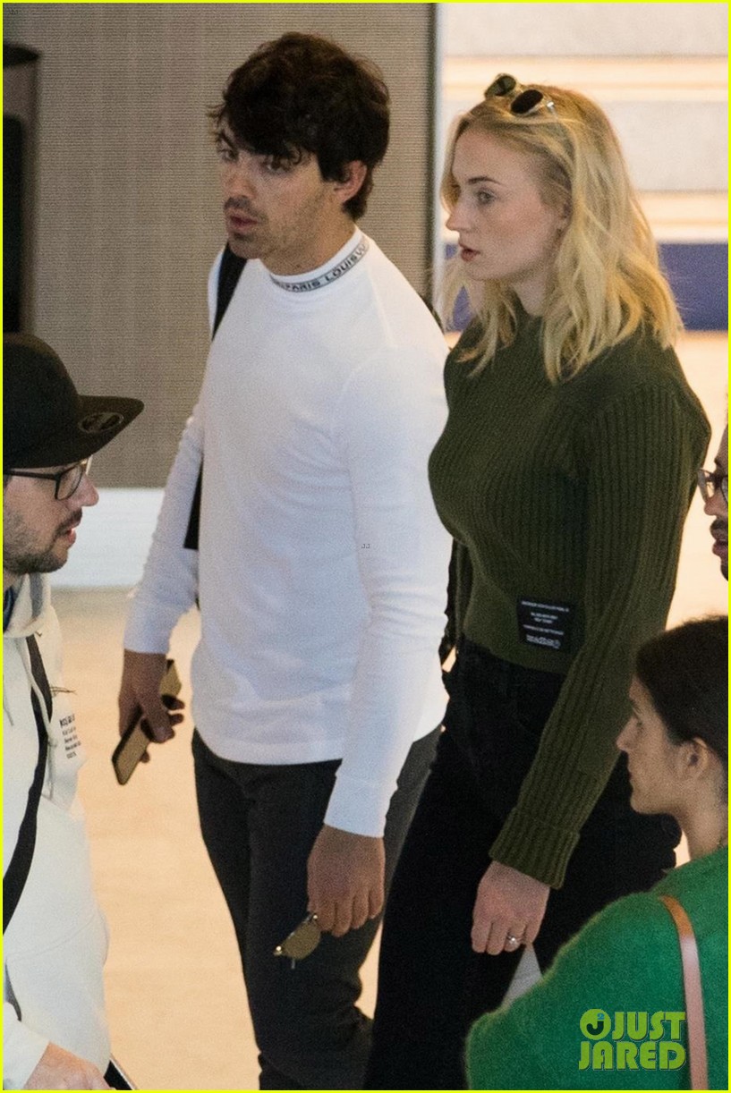 Sophie Turner & Joe Jonas Are So Stylish in Paris!
