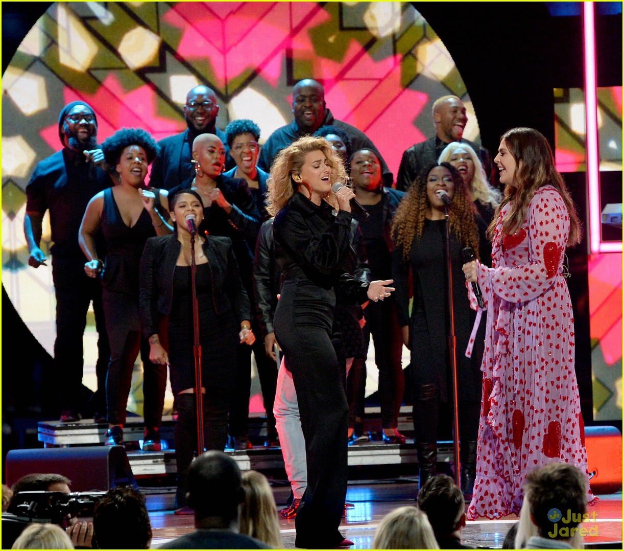 Kelsea Ballerini Joins Danielle Bradbery & Tori Kelly at CMT Artists of the Year 2018