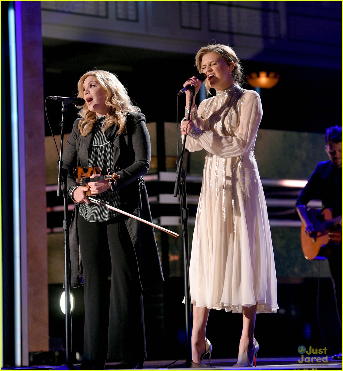 Kelsea Ballerini Joins Danielle Bradbery & Tori Kelly at CMT Artists of the Year 2018