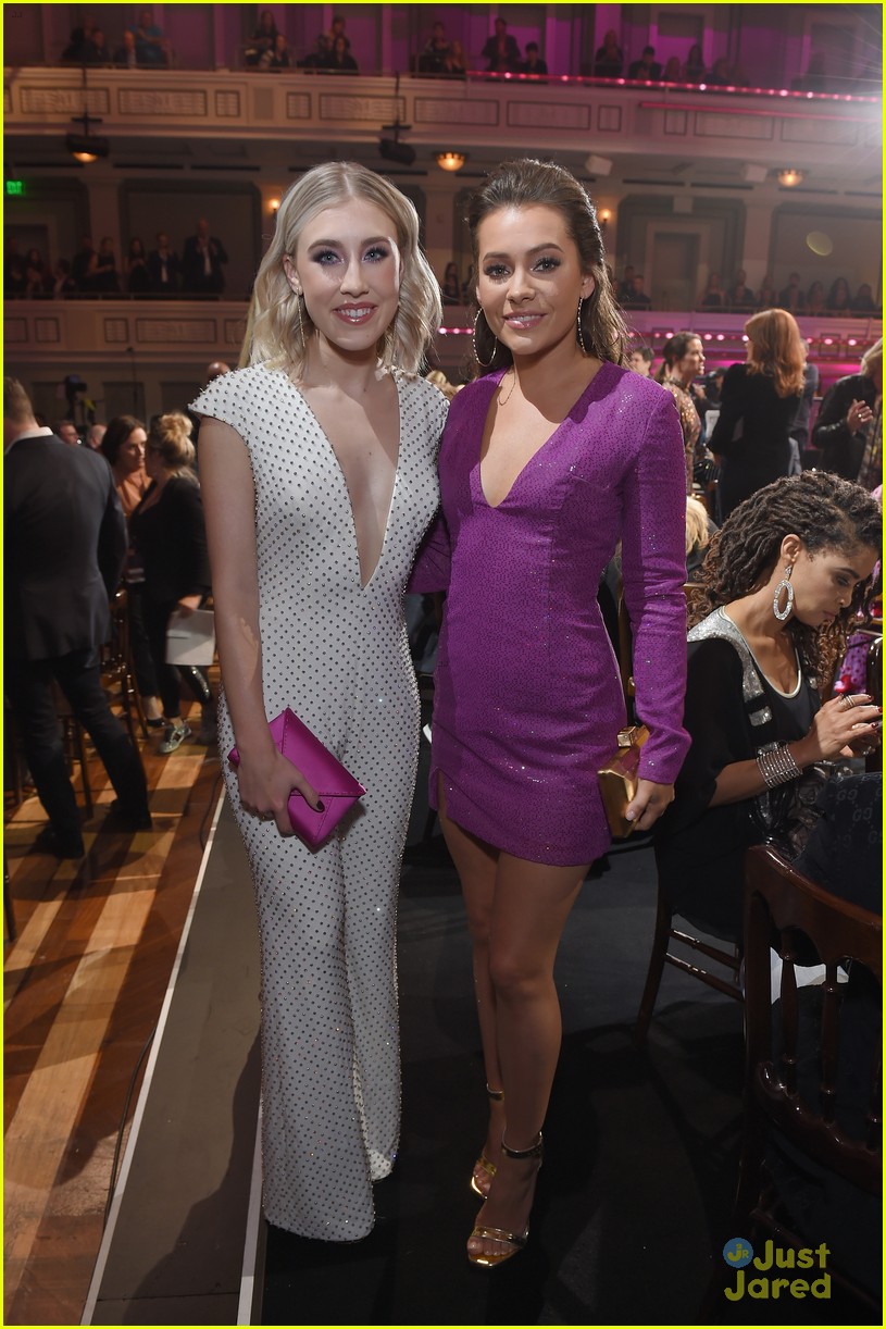 Kelsea Ballerini Joins Danielle Bradbery & Tori Kelly at CMT Artists of the Year 2018