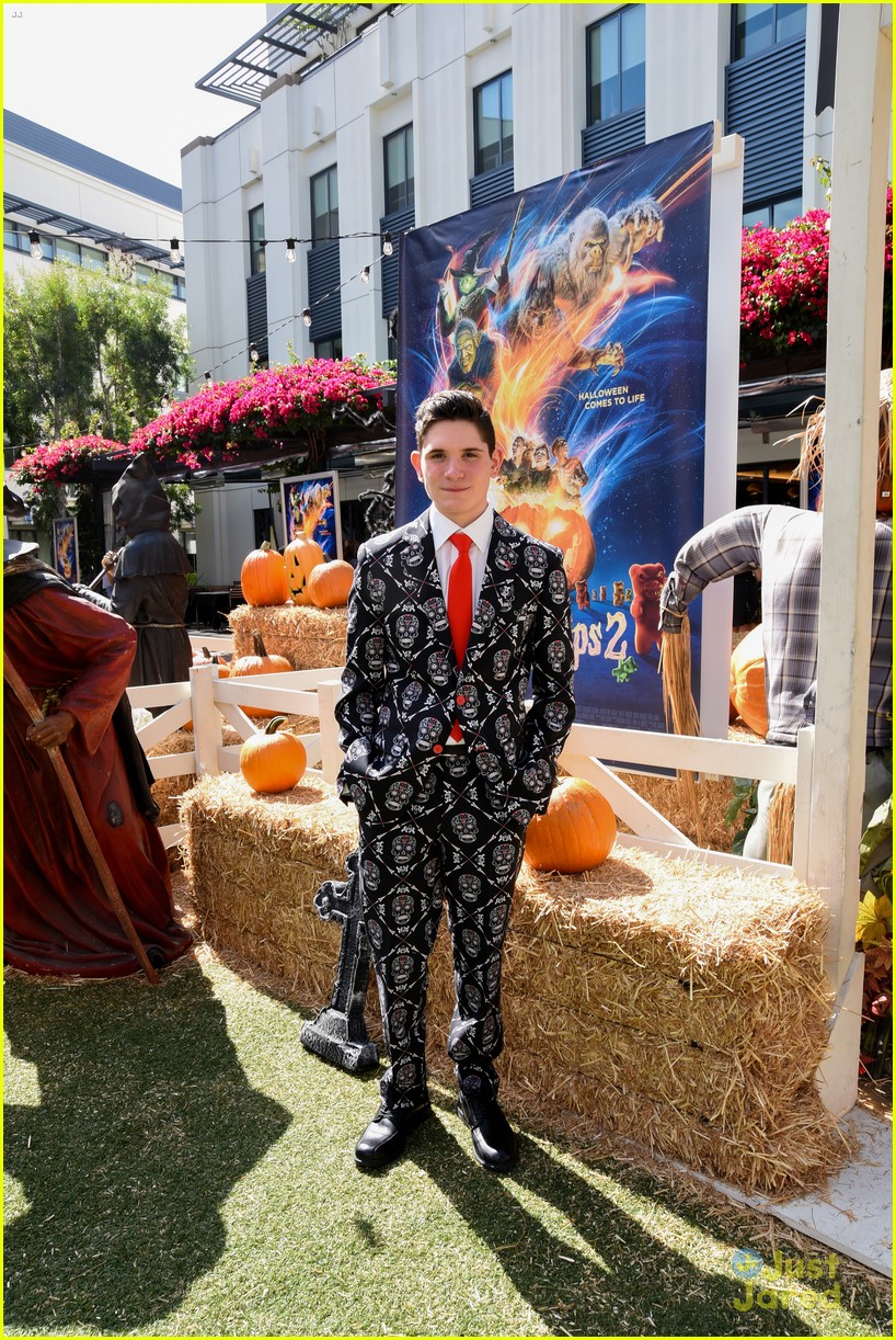 Madison Iseman Got a Kick Out of Ken Jeong's Coca-Cola Costume at the 'Goosebumps 2' Premiere