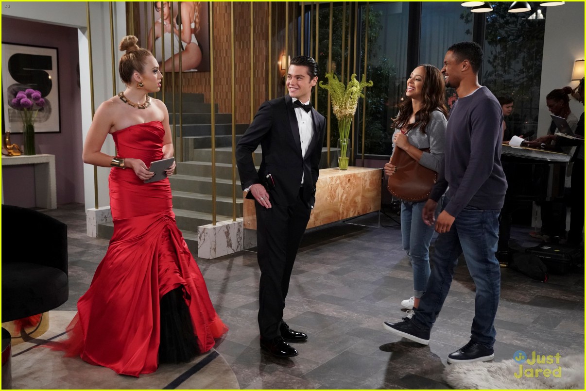 Peyton List Stars As Sierra in 'Happy Together' Premiere Tonight