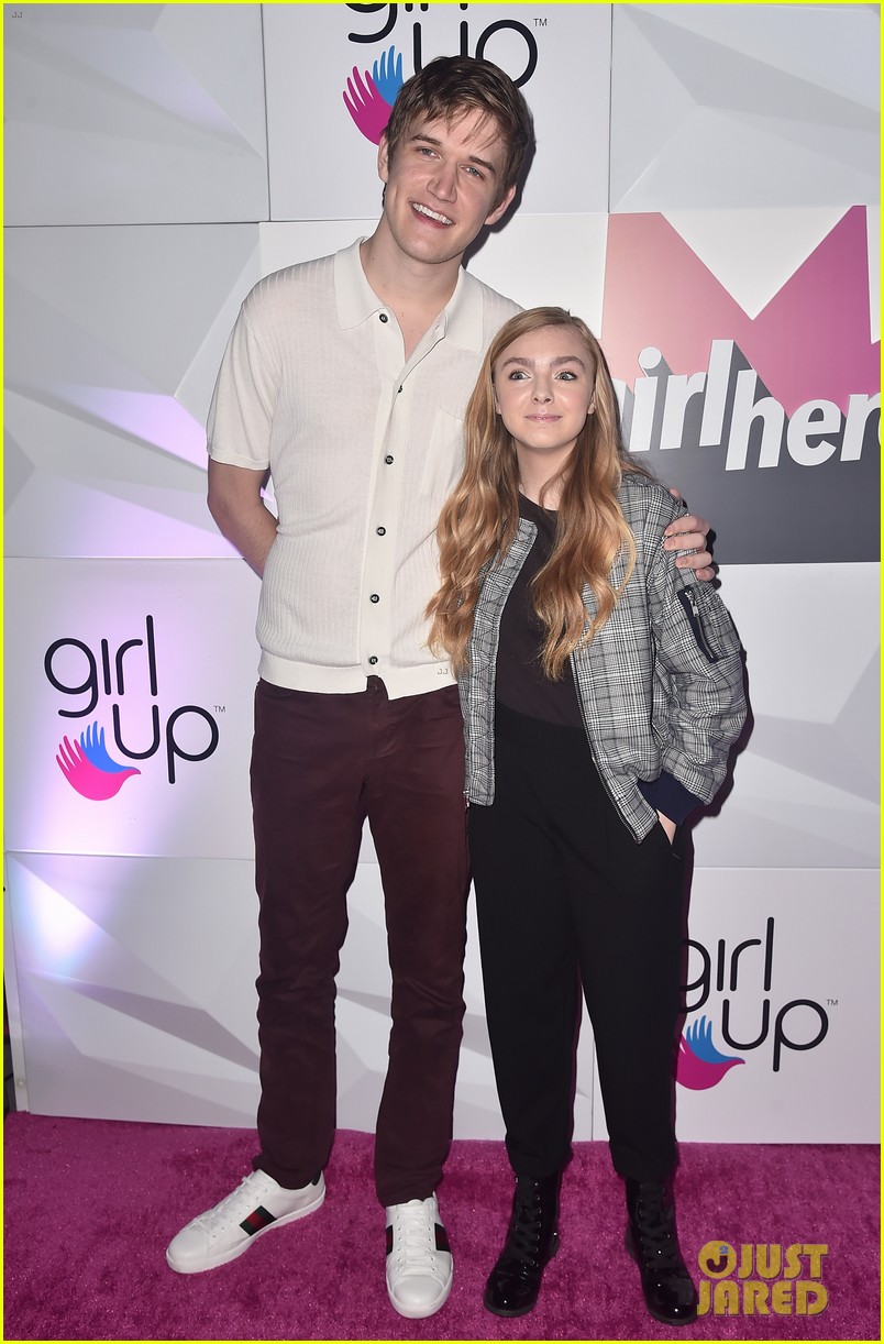 Yara Shahidi, Sabrina Carpenter, & Katherine McNamara Attend the #GirlHero Awards!