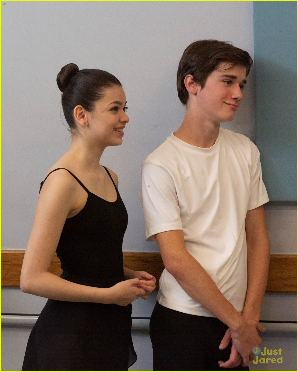 Milo Manheim Is Stirring Up Trouble With Taylor & Tripp on 'American Housewife' Tonight