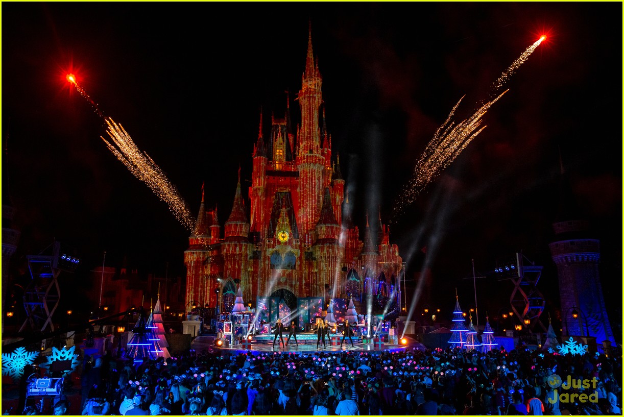 Becky G Will Perform At 'Wonderful World of Disney: Magical Holiday Celebration' Tonight With Hosts Jordan Fisher & Sarah Hyland!