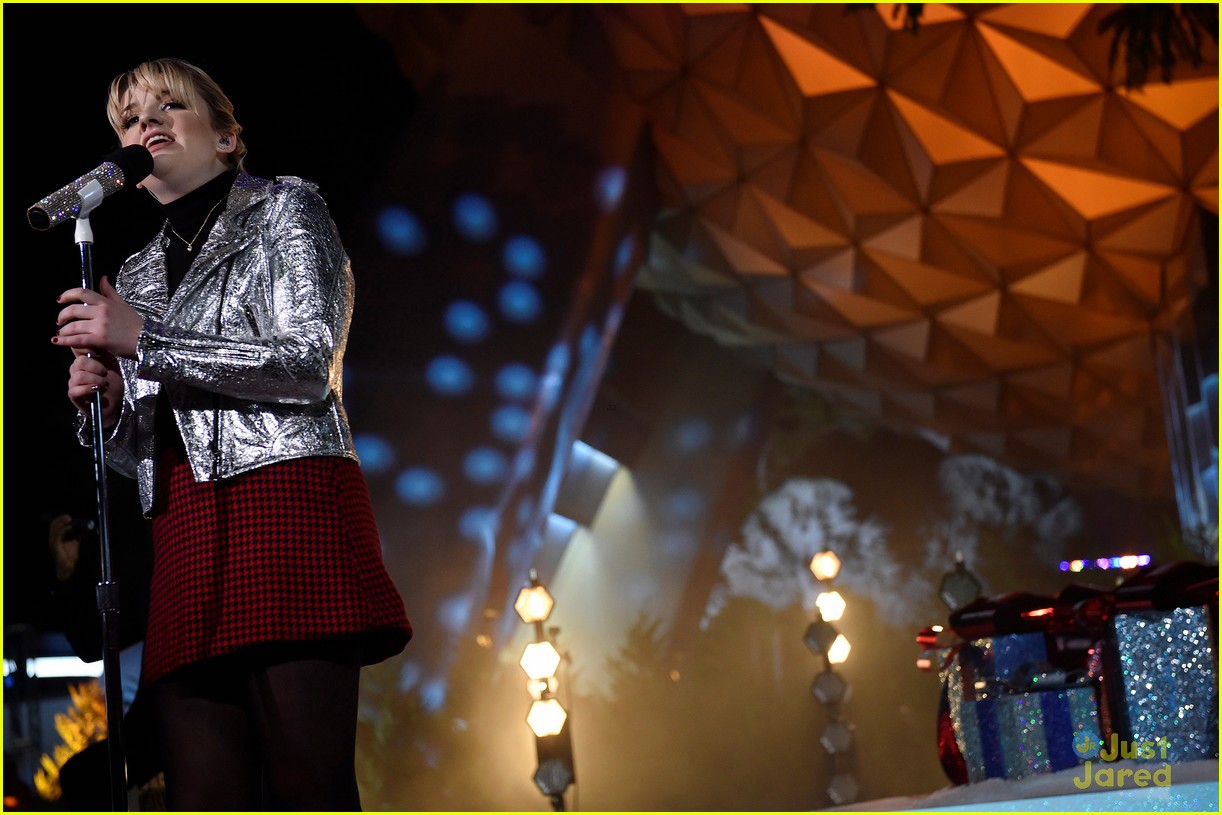 Becky G Will Perform At 'Wonderful World of Disney: Magical Holiday Celebration' Tonight With Hosts Jordan Fisher & Sarah Hyland!