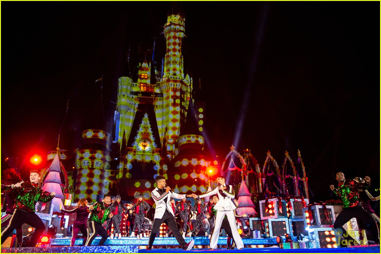 Becky G Will Perform At 'Wonderful World of Disney: Magical Holiday Celebration' Tonight With Hosts Jordan Fisher & Sarah Hyland!