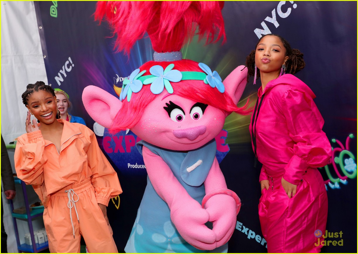Malina Weissman Joins Chloe & Halle at 'Trolls: The Experience' Grand Opening