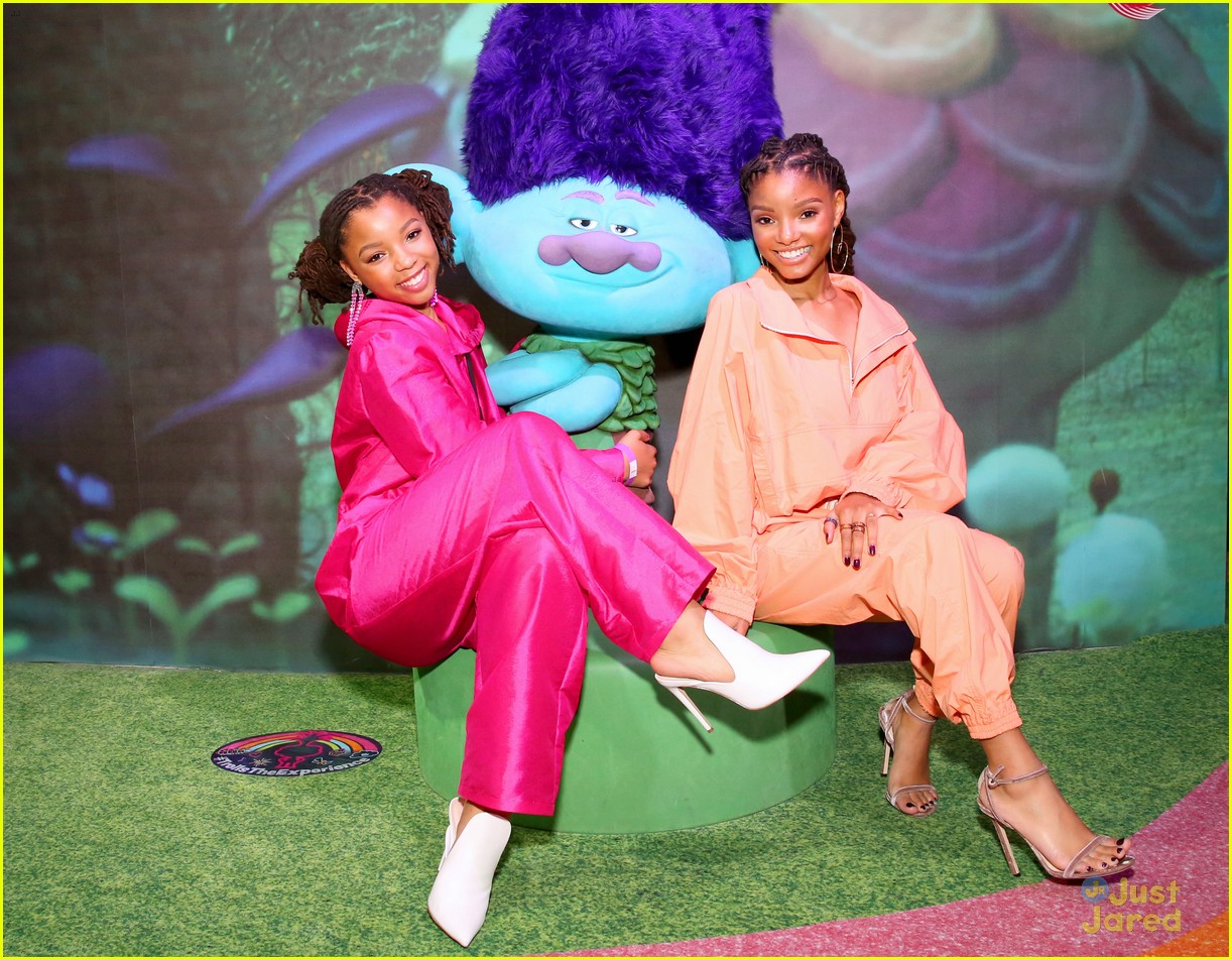 Malina Weissman Joins Chloe & Halle at 'Trolls: The Experience' Grand Opening