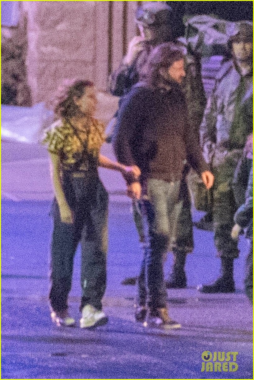 The Cast of 'Stranger Things' Films Scenes for Season 3 Finale!