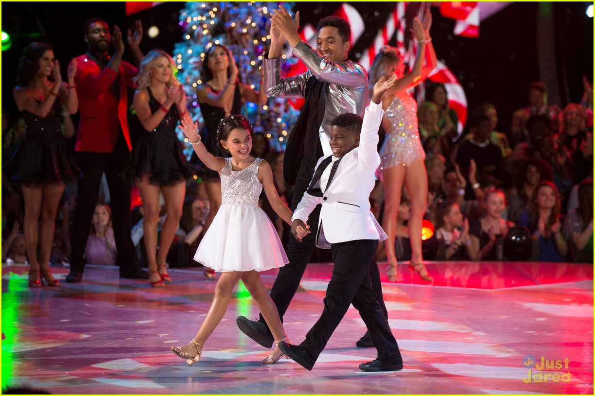 Ariana Greenblatt Becomes Cindy Lou Who For Christmas Freestyle on 'DWTS Juniors' Finale - Watch Now!