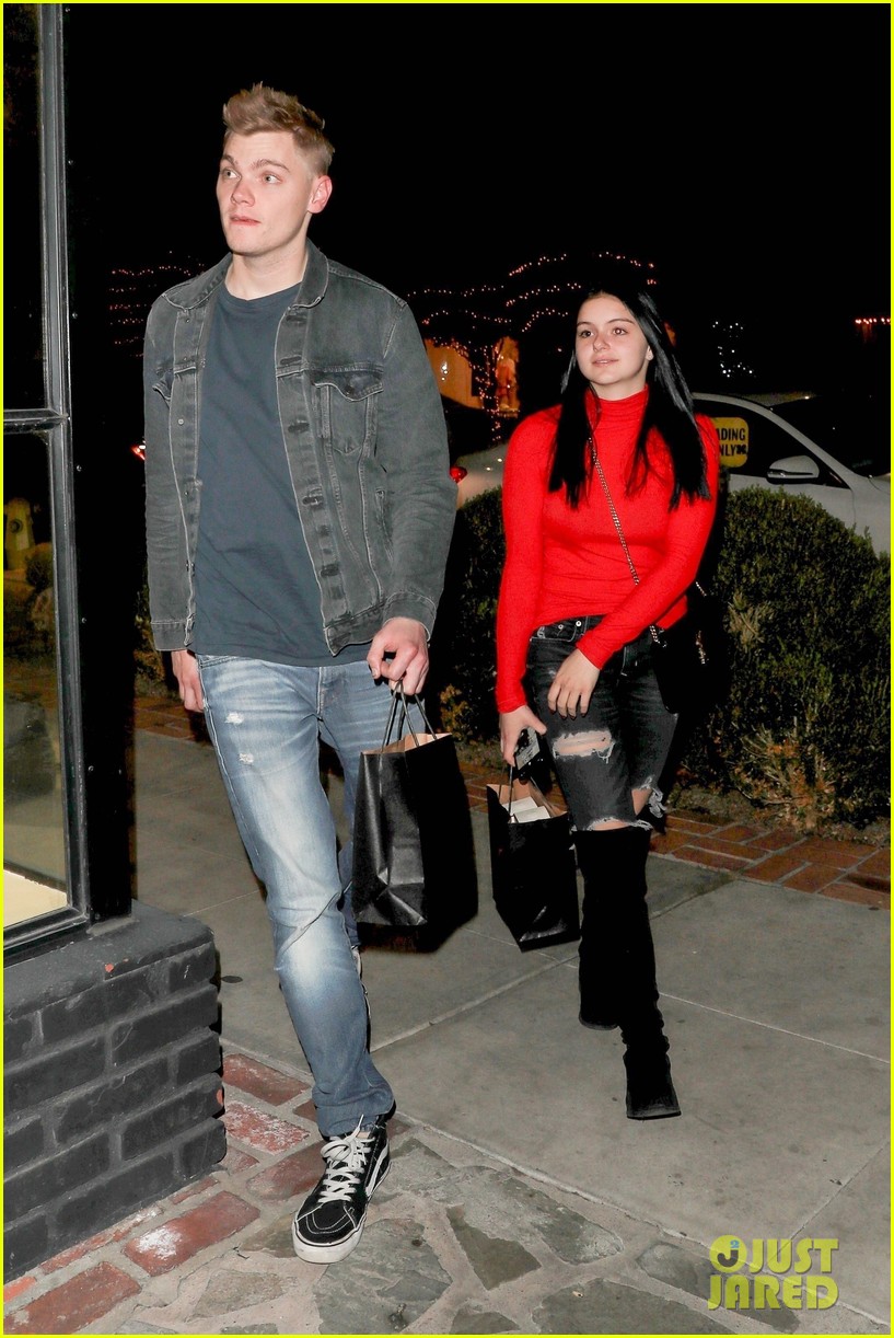 Ariel Winter & 'Modern Family' Kids Have Schoolroom Christmas Party Every Year