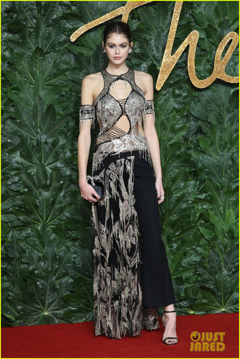 Nominee Kaia Gerber Gets Family's Support at The Fashion Awards 2018!