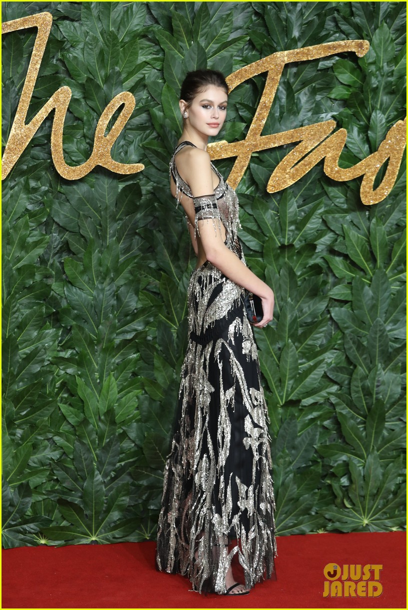 Nominee Kaia Gerber Gets Family's Support at The Fashion Awards 2018!