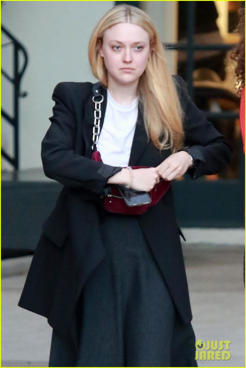Elle & Dakota Fanning Spend Some Quality Time Together in LA