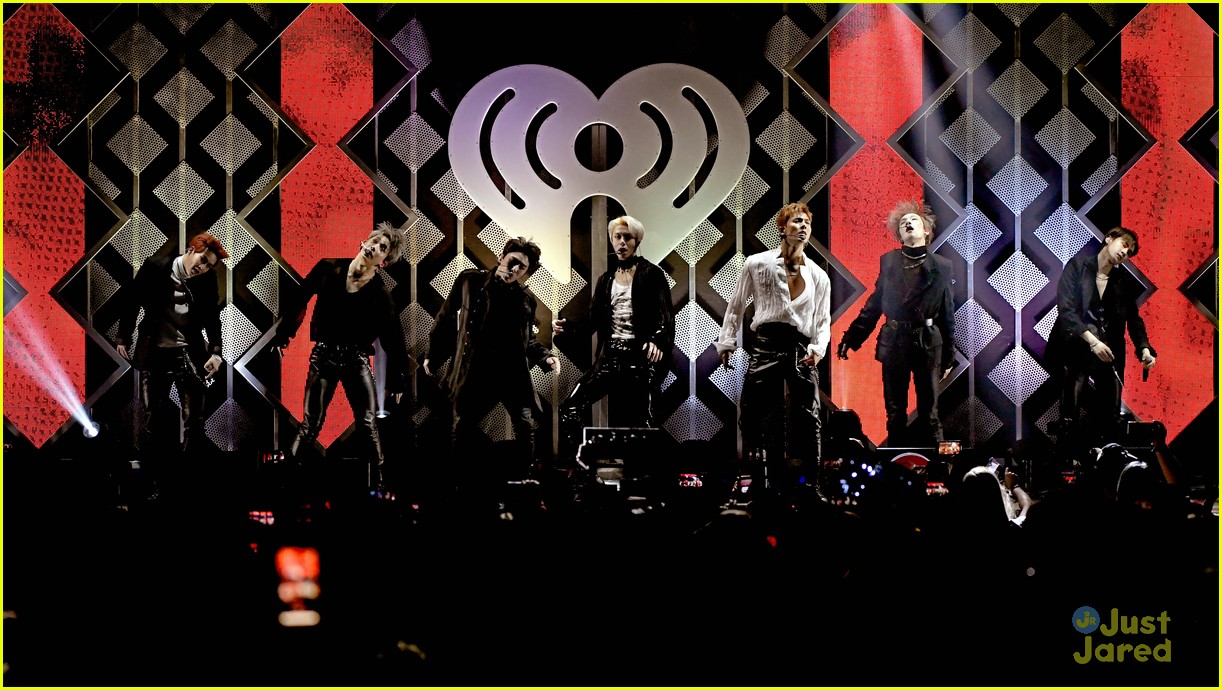 Dinah Jane Performs Two New Songs at Jingle Ball 2018 in Minnesota