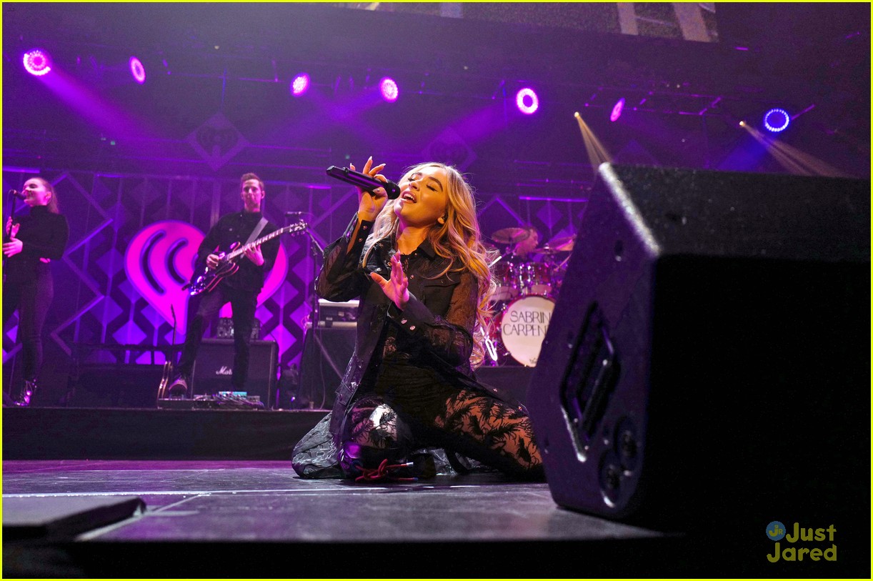 Dinah Jane Performs Two New Songs at Jingle Ball 2018 in Minnesota