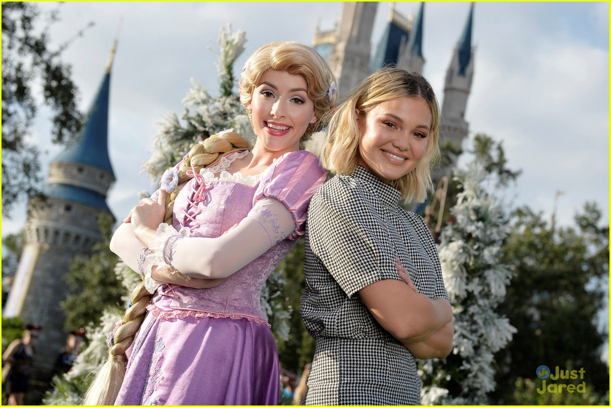 Disney Parks' Magical Christmas Day Parade 2018 - Full Line Up & Pics!