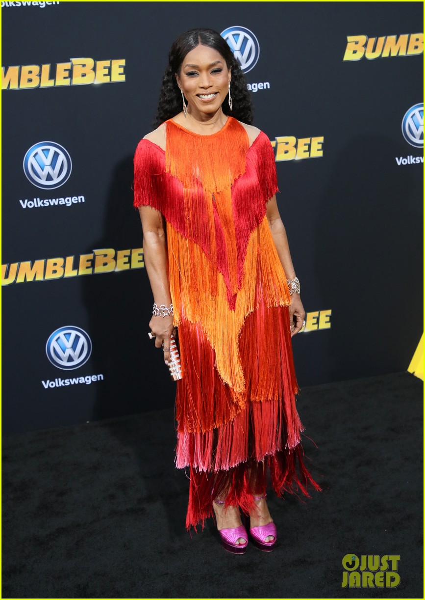 Hailee Steinfeld & Dylan O'Brien Premiere 'Bumblebee' In Hollywood!