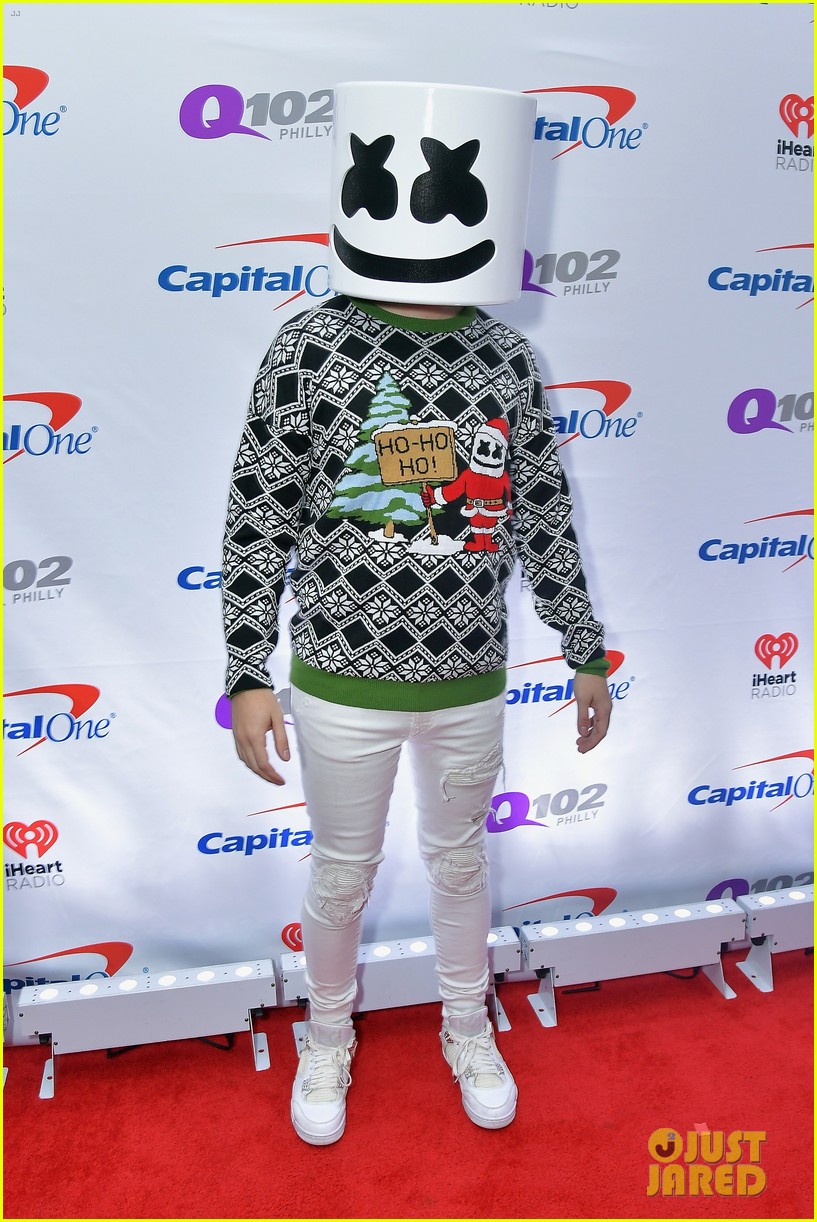 Camila Cabello & Shawn Mendes Hit the Stage at Q102 Jingle Ball 2018!