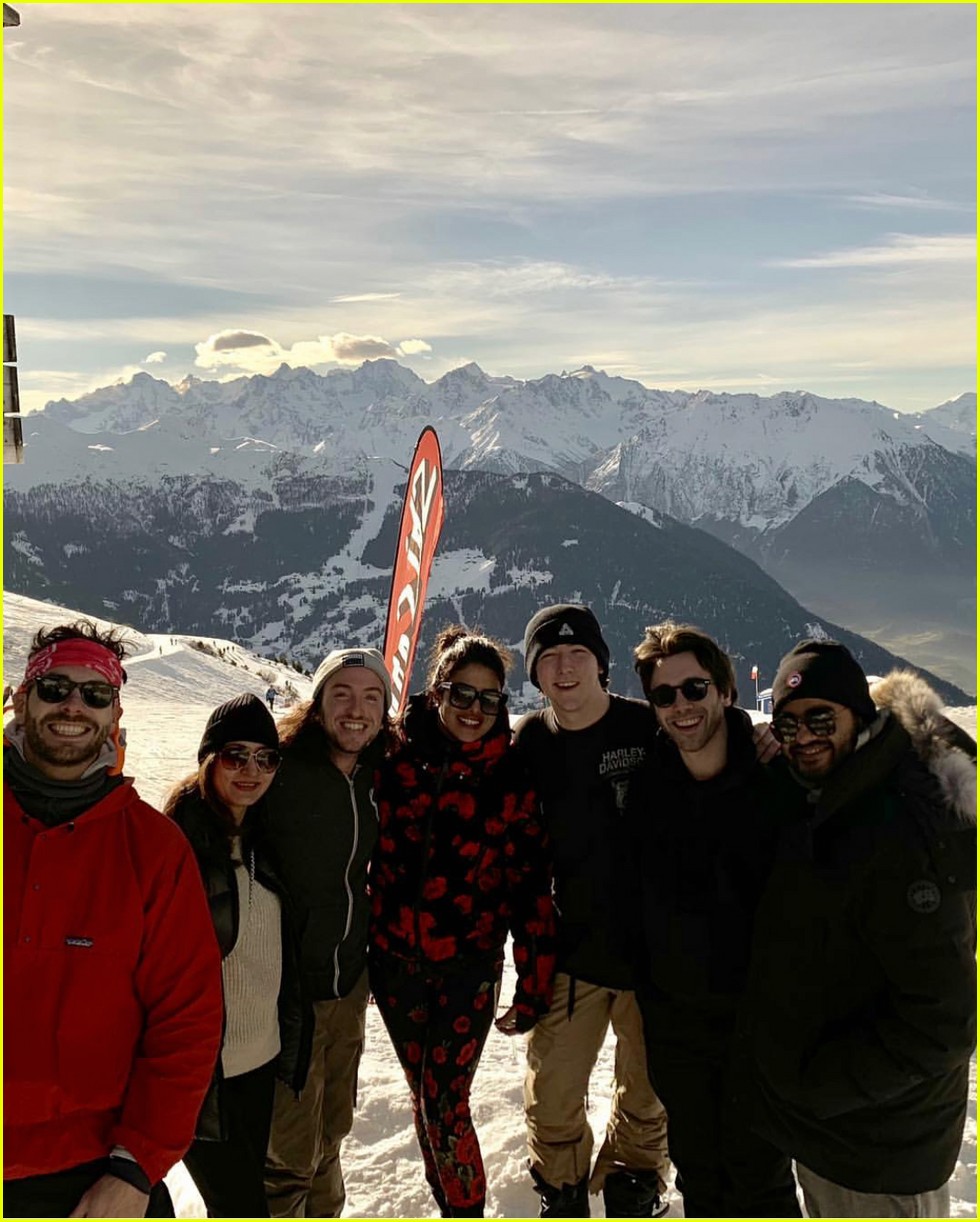 Nick & Joe Jonas' New Year's Eve Vacation Looks Incredible!