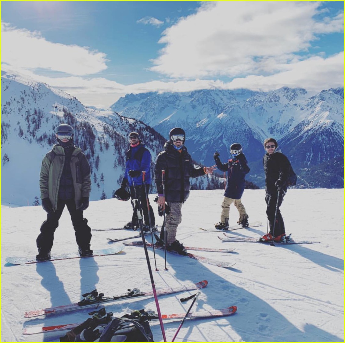 Nick & Joe Jonas' New Year's Eve Vacation Looks Incredible!