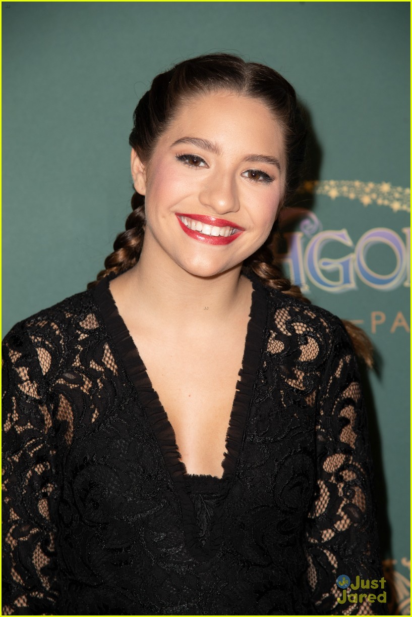 Mackenzie Ziegler Takes Final Bow as Dorothy in 'The Wonderful Winter Of Oz' Closing Night