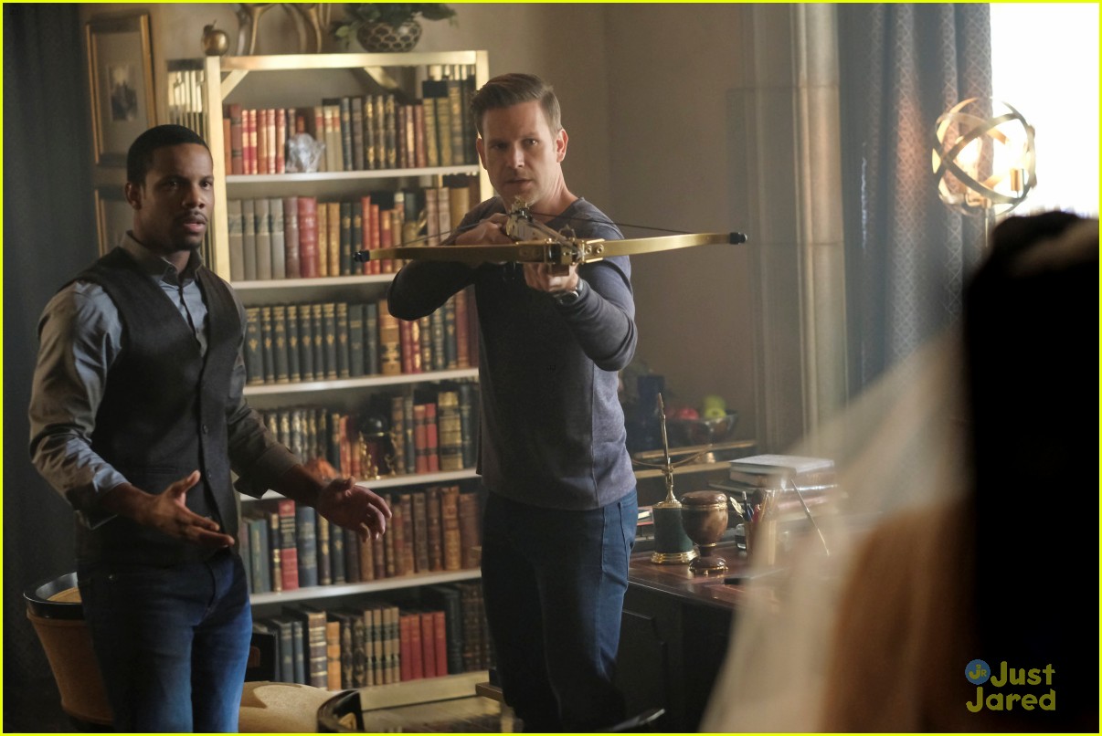 Josie & Lizzie's Biological Mom Jo Returns To 'TVD' Universe on 'Legacies'