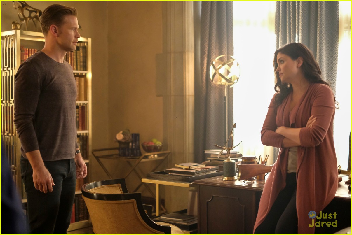 Josie & Lizzie's Biological Mom Jo Returns To 'TVD' Universe on 'Legacies'