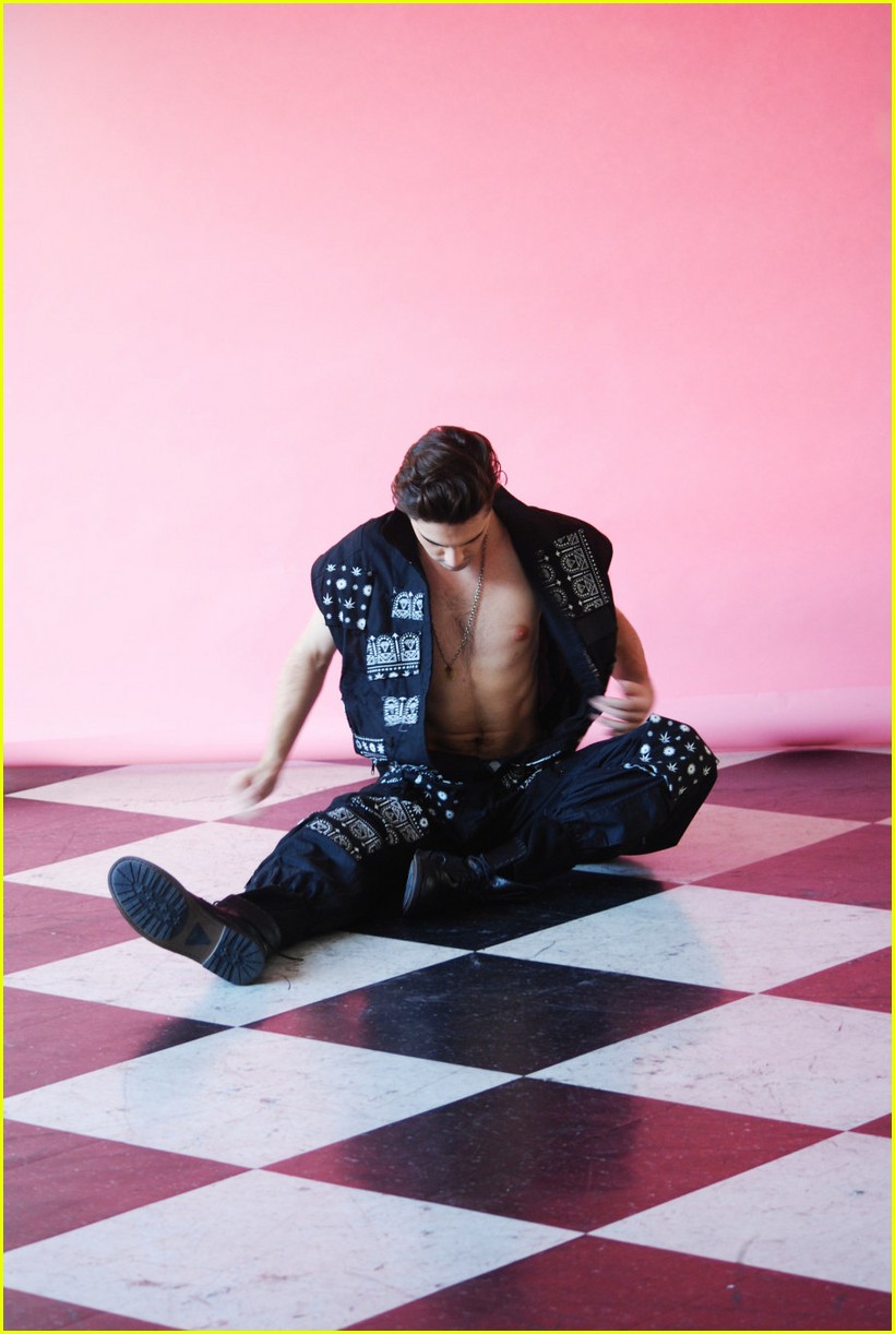 Ryan McCartan Ditches His Shirt for New Photo Shoot!