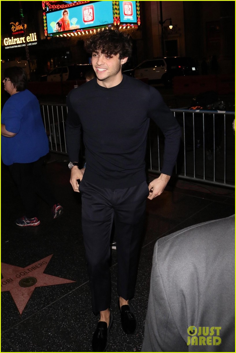 Noah Centineo Looks Handsome at 'Aquaman' Los Angeles Premiere!