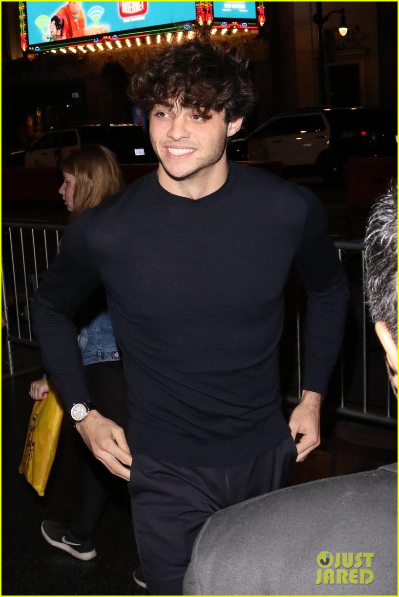 Noah Centineo Looks Handsome at 'Aquaman' Los Angeles Premiere!