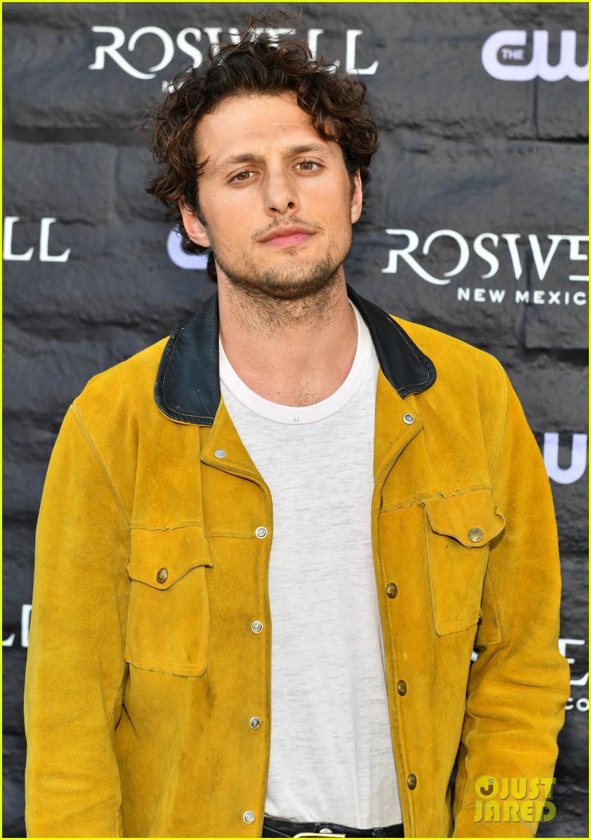 Jeanine Mason & Nathan Parsons Buddy Up at 'Roswell, New Mexico' Premiere!