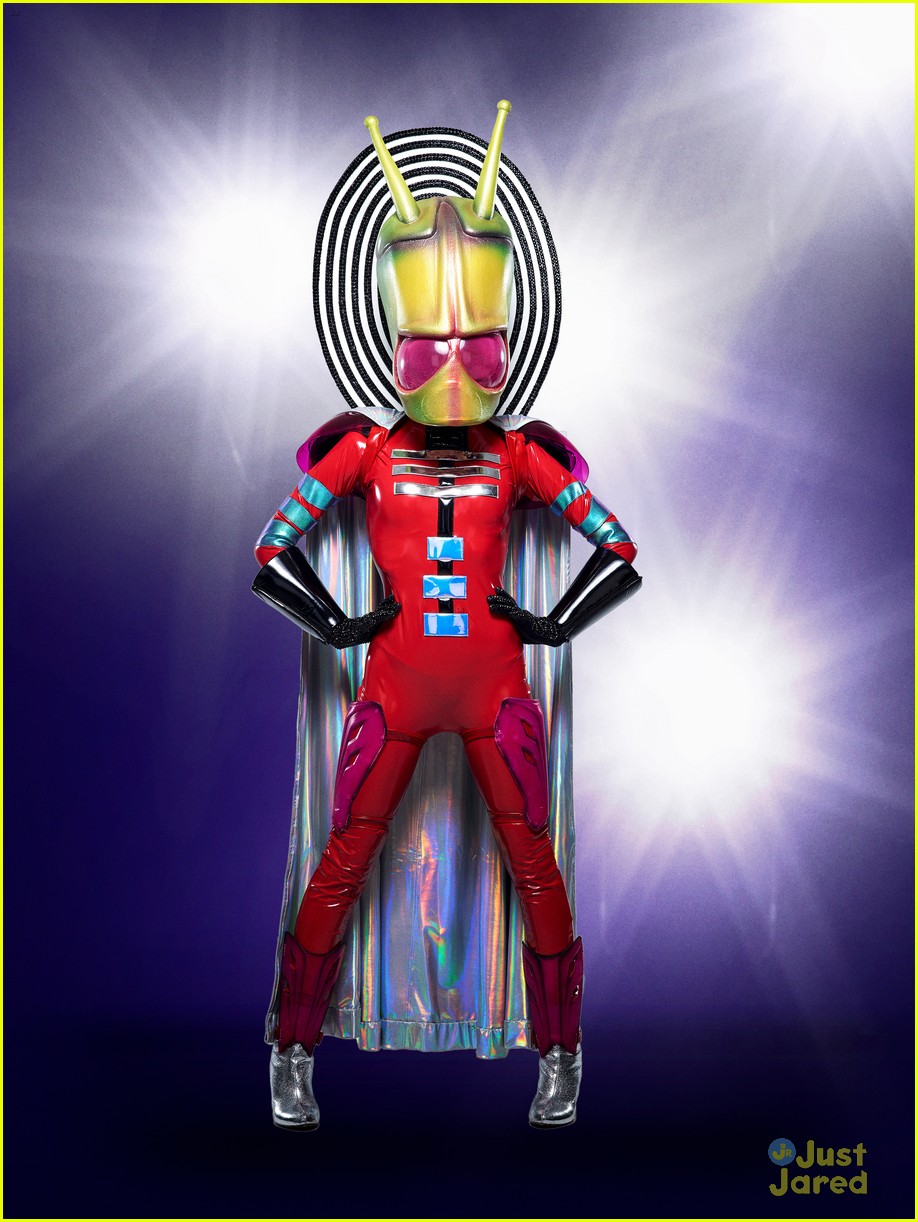 Raven, Alien, Poodle, Pineapple, Rabbit & Bee Compete On Tonight's 'The Masked Singer'