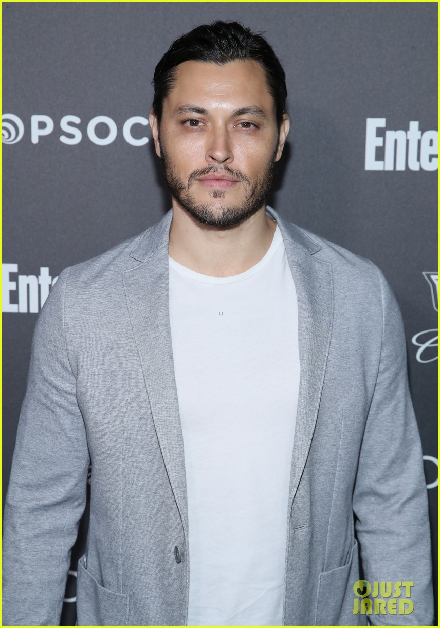 Shay Mitchell, Emily Osment & Tyler Blackburn Celebrate SAG Awards at EW Party!
